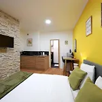 Modern, Bright And Fully Renovated