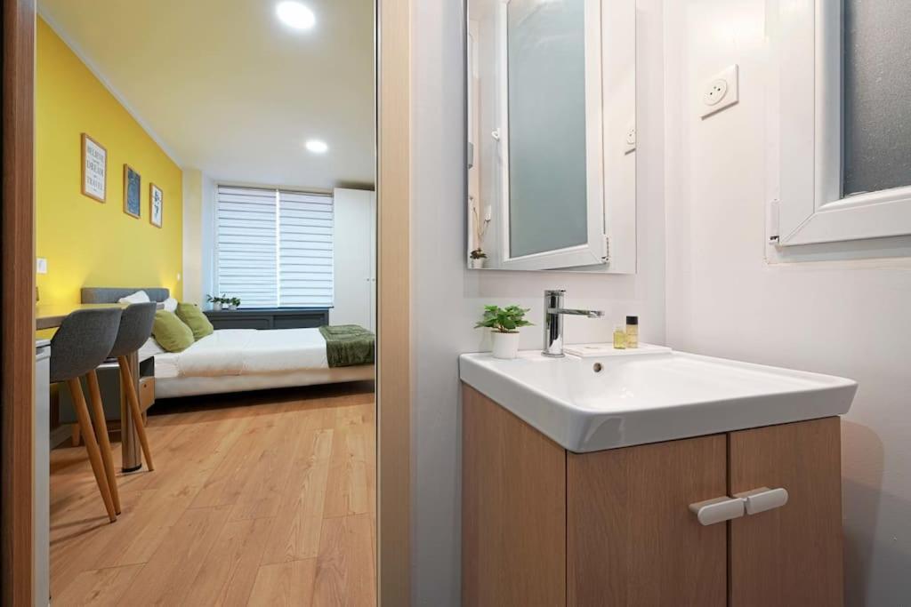 Modern, Bright And Fully Renovated Appartement