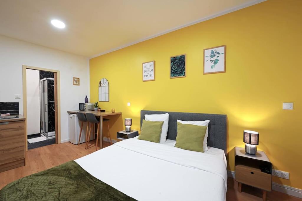 Modern, Bright And Fully Renovated